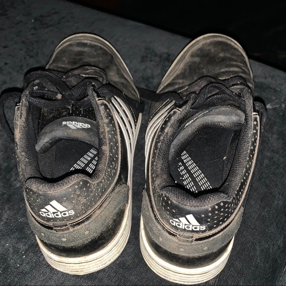 Size 9 adidas turfs - Picture 1 of 3